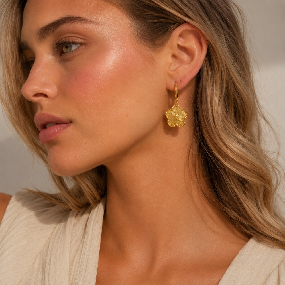 Evelia Bloom Hoops - Gold
